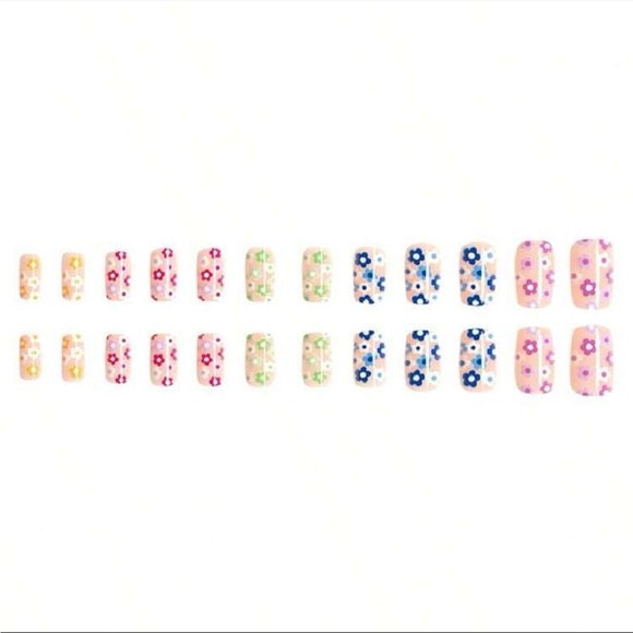 Flower Me Spring Square 24 Piece Press On Nails ๐
๐ - Picture 2 of 5